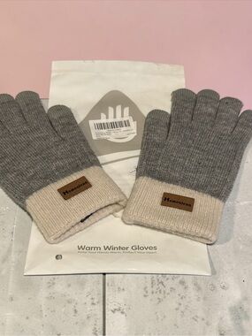 Two-Tone Gray & Cream Knit Touchscreen Gloves for women